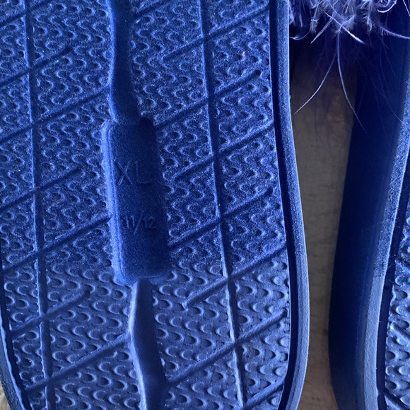 Slippers - Picture 4 of 4